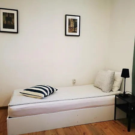 Downtown Apartamento Radomir